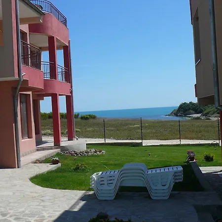 Dream Bay Apartments 4*