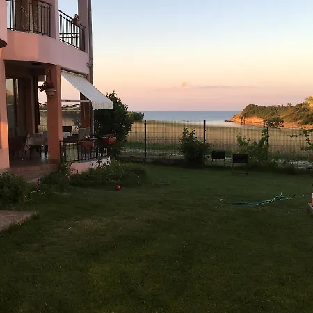 Dream Bay Apartments 4* Carewo